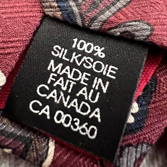 🍁Canadian Made Silk Elegance: Club International Tie Exquisite 100% Silk🍁 - Picture 3 of 5